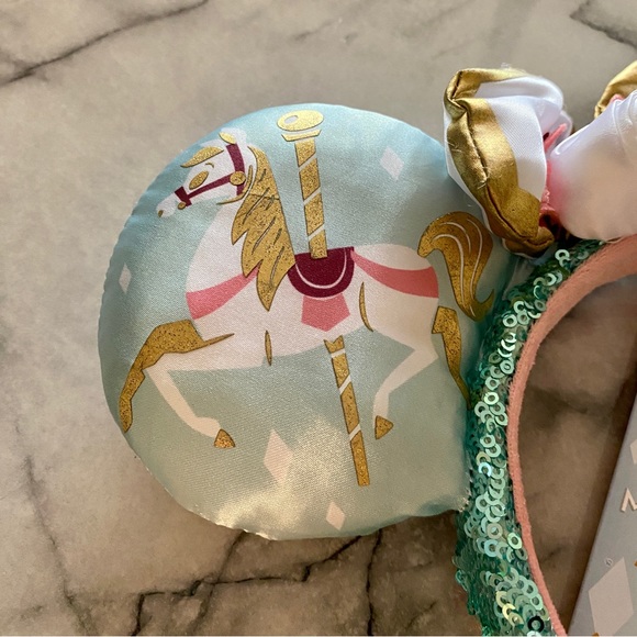 Disney Main Attraction King Arthur’s Carousel Minnie Ears - Picture 5 of 8